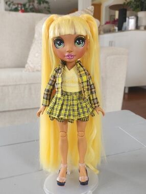 MGA Rainbow High Sunny Madison Yellow Fashion Doll Beautiful Long Hair